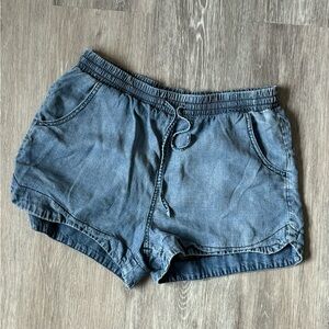 Universal Thread Shorts